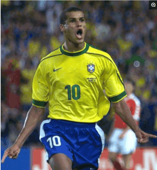 许多球迷和 许多球迷和